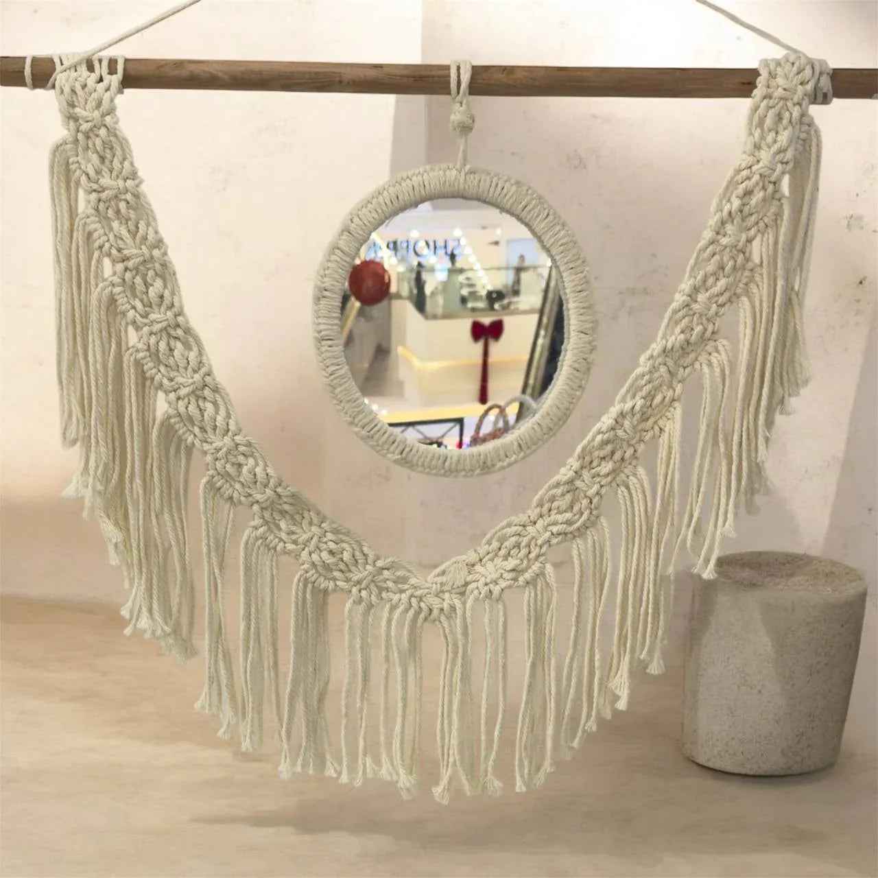 مكرمية جدارية