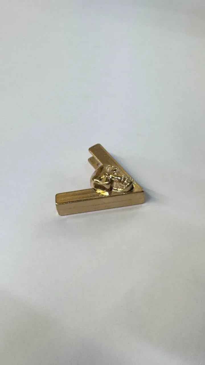 حافه كتاب او جنطه ٦ ب١٠٠٠